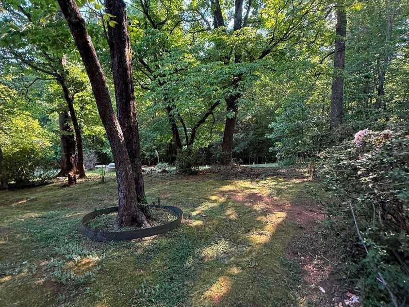 2 Hunting Country Trail, Tryon, NC 28782.  MLS# CAR4383981, YatesRealty ID 24956. 