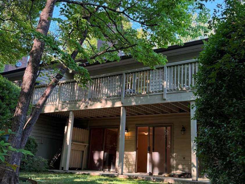2 Hunting Country Trail, Tryon, NC 28782.  MLS# CAR4383981, YatesRealty ID 24956. 