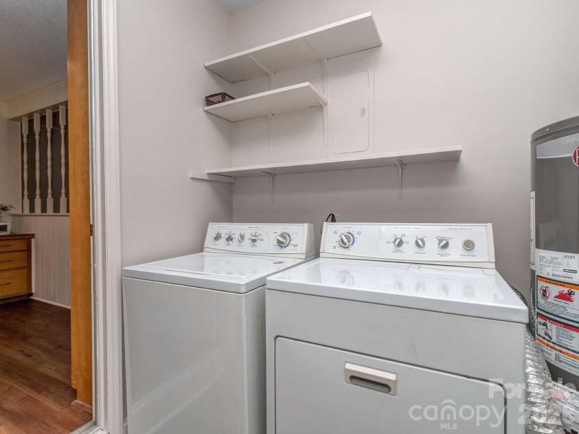 5344 Buena Vista Avenue, Charlotte, NC 28205.  MLS# CAR4381925, YatesRealty ID 24958. Laundry Room
