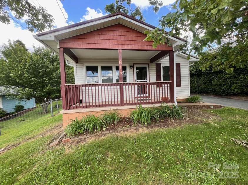 615 Marietta Street, Asheville, NC 28803.  MLS# CAR4274830, YatesRealty ID 24958. 