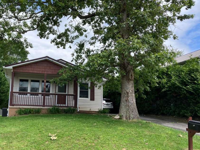 615 Marietta Street, Asheville, NC 28803.  MLS# CAR4274830, YatesRealty ID 24958. 