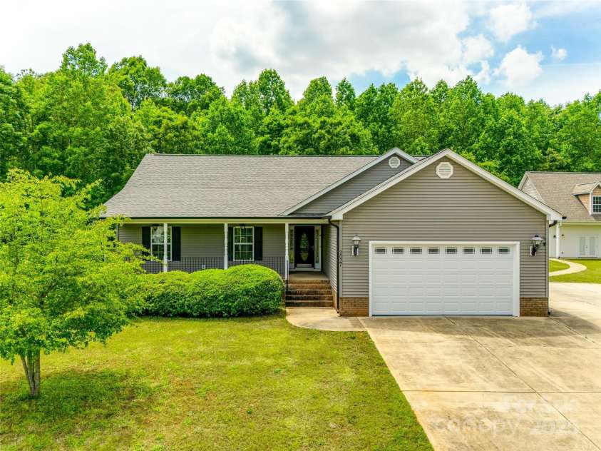 2027 Ellison Drive, Rock Hill, SC 29730.  MLS# CAR4259230, YatesRealty ID 24959. 