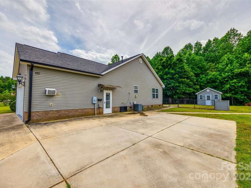 2027 Ellison Drive, Rock Hill, SC 29730.  MLS# CAR4259230, YatesRealty ID 24959. 