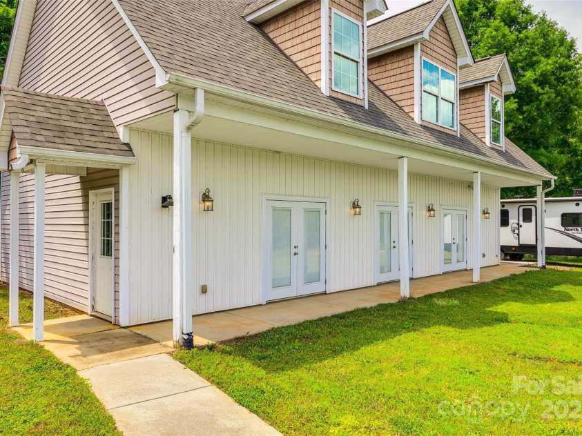 2027 Ellison Drive, Rock Hill, SC 29730.  MLS# CAR4259230, YatesRealty ID 24959. 