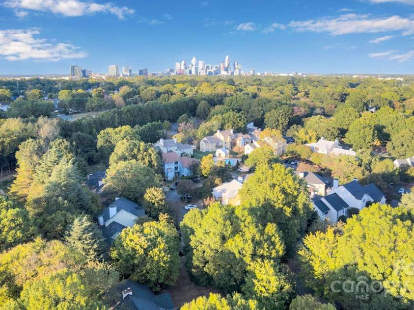 3300 Selwyn Farms Lane, Charlotte, NC 28209.  MLS# CAR4322209, YatesRealty ID 2496. 