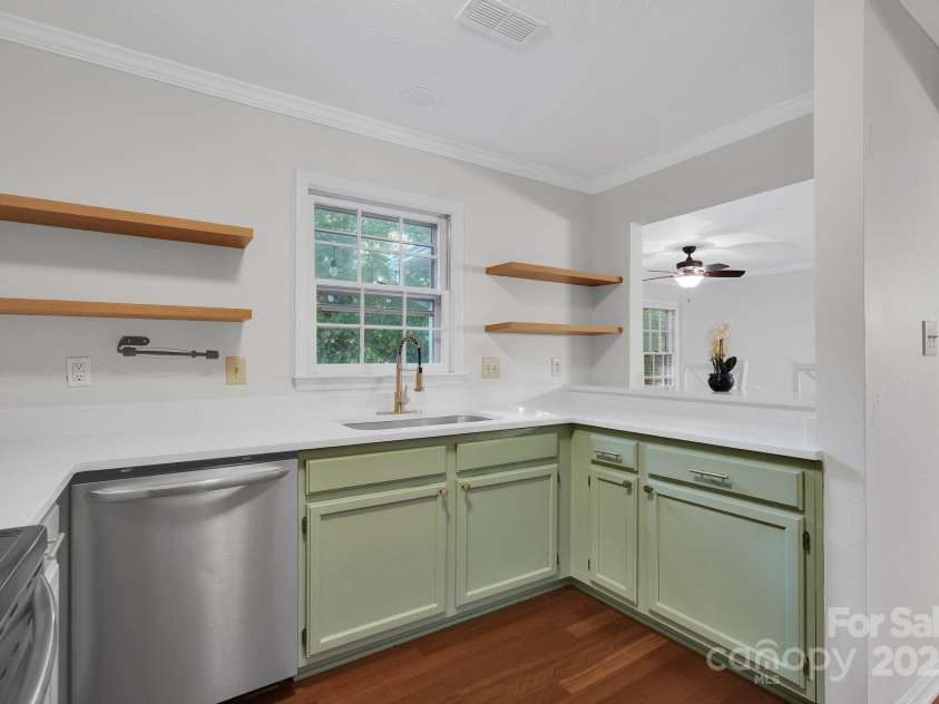 3300 Selwyn Farms Lane, Charlotte, NC 28209.  MLS# CAR4322209, YatesRealty ID 2496. 