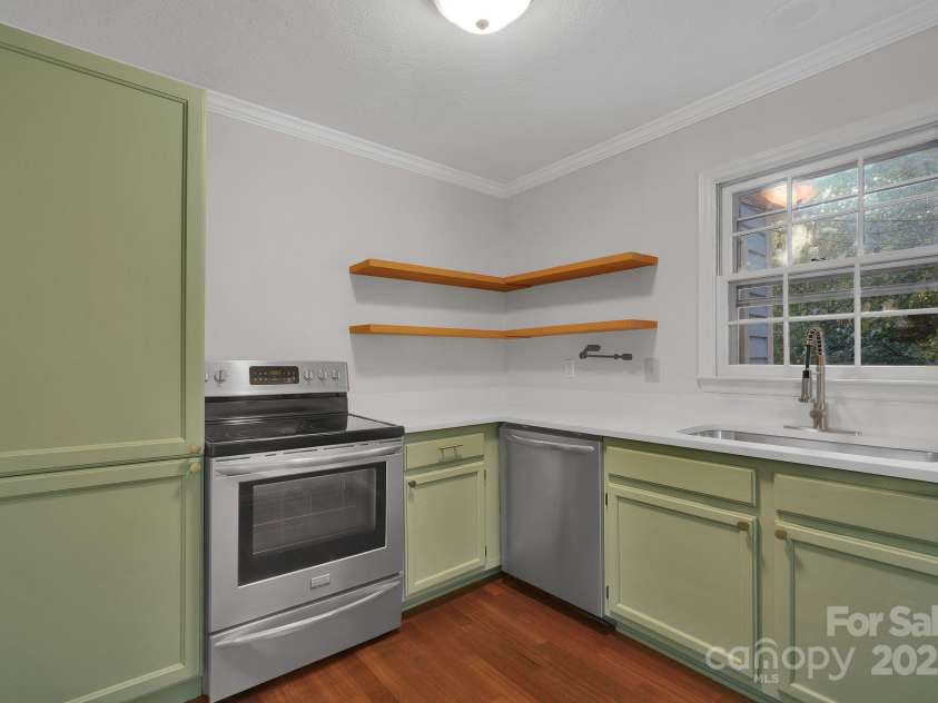 3300 Selwyn Farms Lane, Charlotte, NC 28209.  MLS# CAR4322209, YatesRealty ID 2496. 