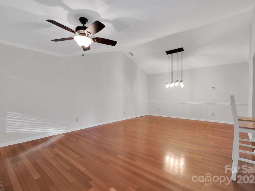 3300 Selwyn Farms Lane, Charlotte, NC 28209.  MLS# CAR4322209, YatesRealty ID 2496. 