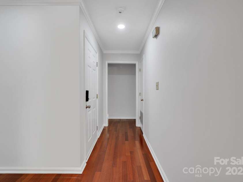 3300 Selwyn Farms Lane, Charlotte, NC 28209.  MLS# CAR4322209, YatesRealty ID 2496. 