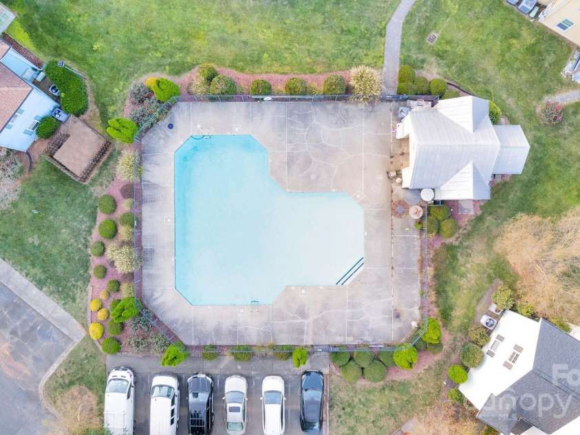 3300 Selwyn Farms Lane, Charlotte, NC 28209.  MLS# CAR4322209, YatesRealty ID 2496. 