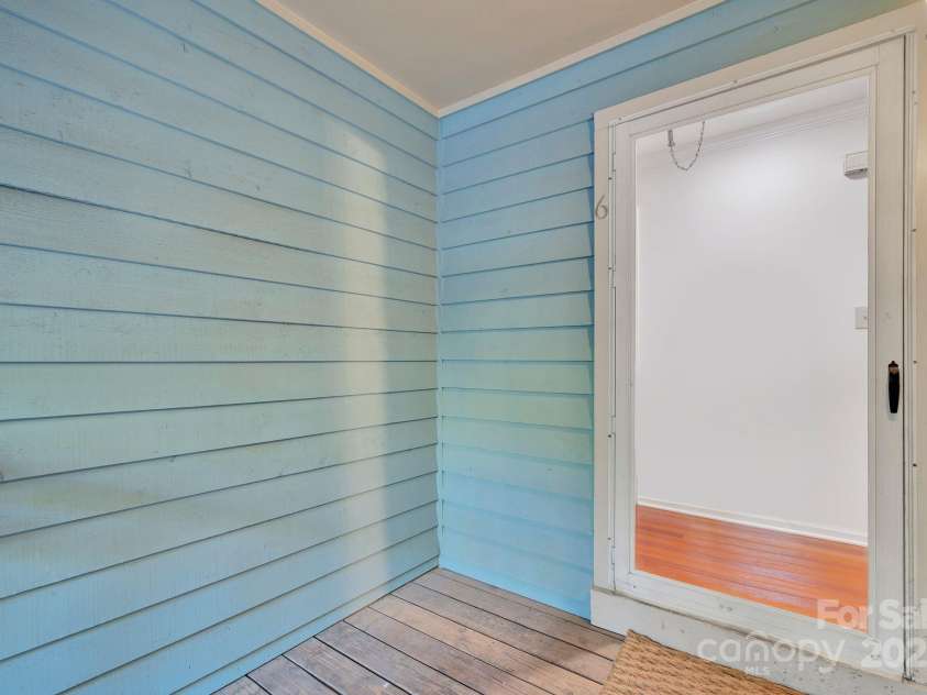 3300 Selwyn Farms Lane, Charlotte, NC 28209.  MLS# CAR4322209, YatesRealty ID 2496. 