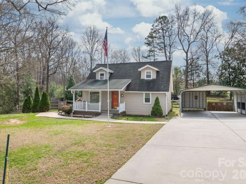 1411 Hensley Road, Fort Mill, SC 29715.  MLS# CAR4358947, YatesRealty ID 24960. 