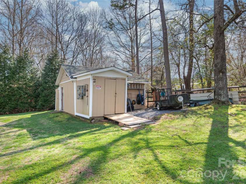 1411 Hensley Road, Fort Mill, SC 29715.  MLS# CAR4358947, YatesRealty ID 24960. 
