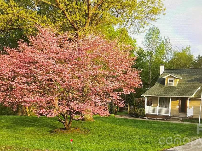 1411 Hensley Road, Fort Mill, SC 29715.  MLS# CAR4358947, YatesRealty ID 24960. 