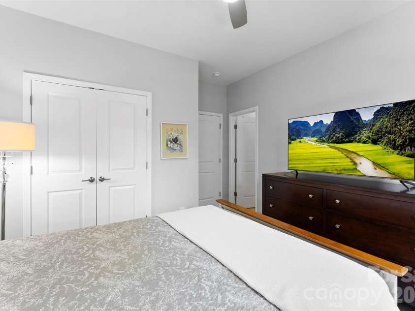 5226 Meadowcroft Way, Fort Mill, SC 29708.  MLS# CAR4384068, YatesRealty ID 24961. 