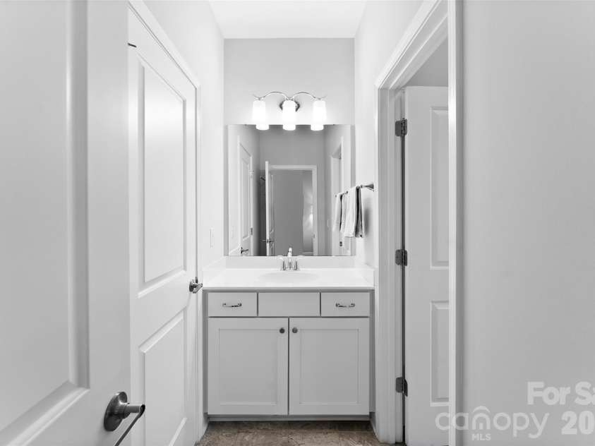 5226 Meadowcroft Way, Fort Mill, SC 29708.  MLS# CAR4384068, YatesRealty ID 24961. Jack and Jill Bath