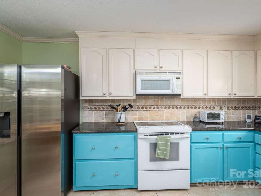 1324 Princeton Avenue, Gastonia, NC 28054.  MLS# CAR4253758, YatesRealty ID 24962. 