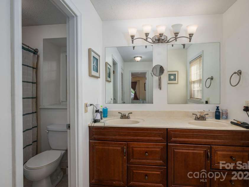 1324 Princeton Avenue, Gastonia, NC 28054.  MLS# CAR4253758, YatesRealty ID 24962. 