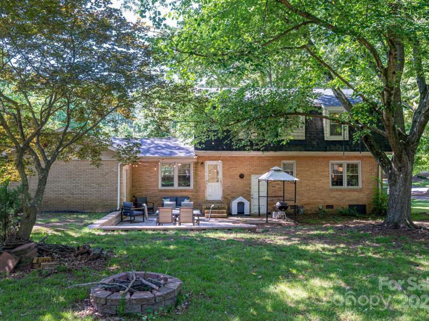 1324 Princeton Avenue, Gastonia, NC 28054.  MLS# CAR4253758, YatesRealty ID 24962. 