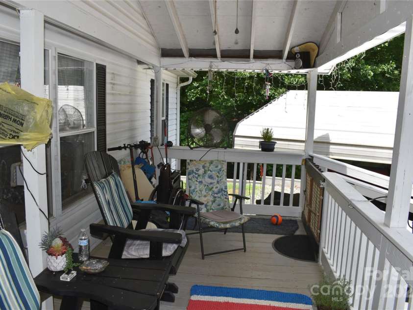 236 Hidden Cove Road, Marion, NC 28752.  MLS# CAR4276772, YatesRealty ID 24964. 