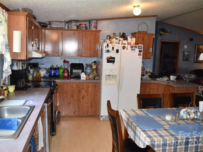 236 Hidden Cove Road, Marion, NC 28752.  MLS# CAR4276772, YatesRealty ID 24964. 