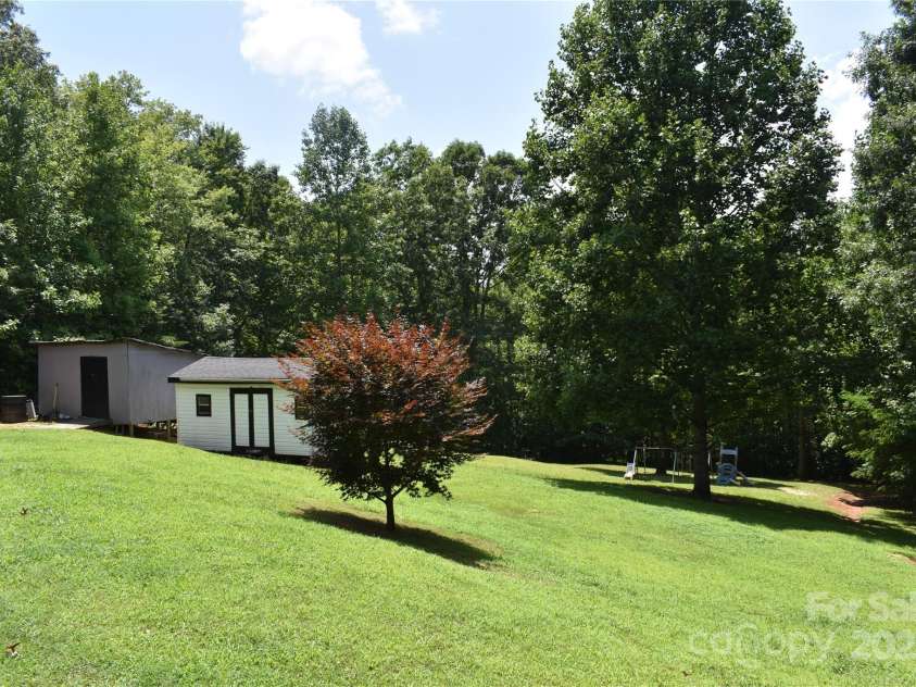 236 Hidden Cove Road, Marion, NC 28752.  MLS# CAR4276772, YatesRealty ID 24964. 