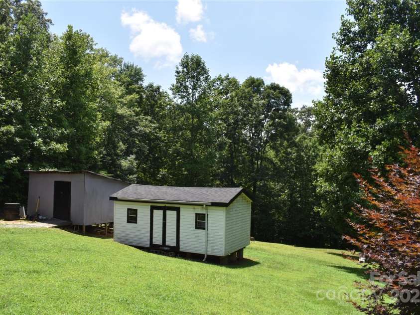 236 Hidden Cove Road, Marion, NC 28752.  MLS# CAR4276772, YatesRealty ID 24964. 