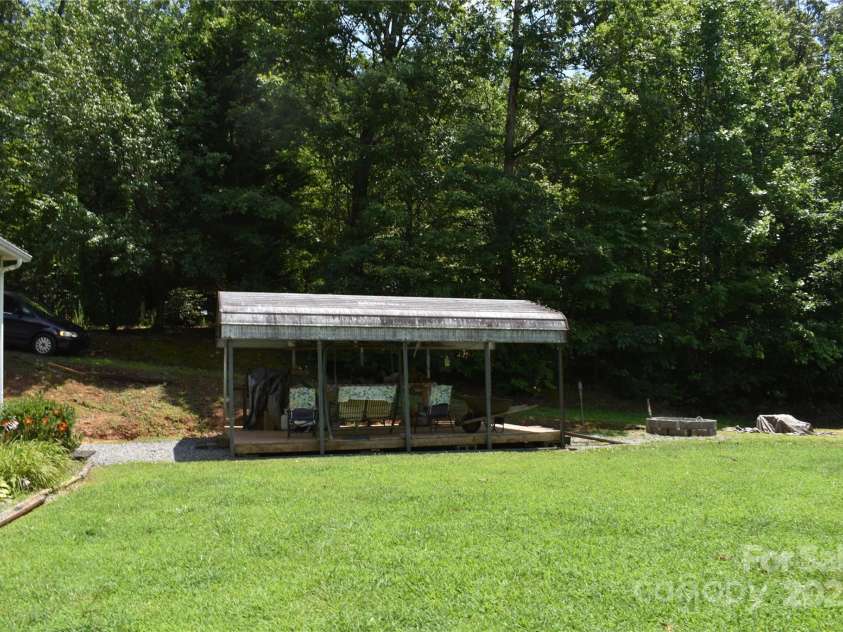 236 Hidden Cove Road, Marion, NC 28752.  MLS# CAR4276772, YatesRealty ID 24964. 
