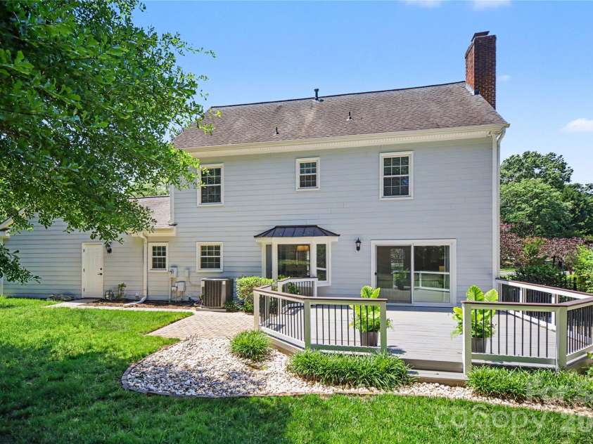 4831 Deanscroft Drive, Charlotte, NC 28226.  MLS# CAR4356037, YatesRealty ID 24964. Back Deck