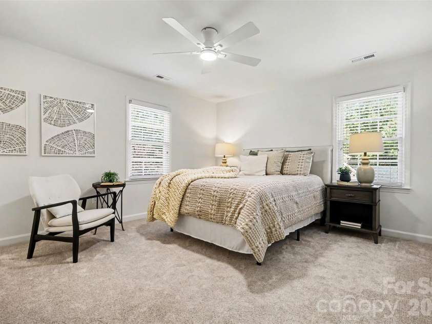 4831 Deanscroft Drive, Charlotte, NC 28226.  MLS# CAR4356037, YatesRealty ID 24964. Primary bedroom