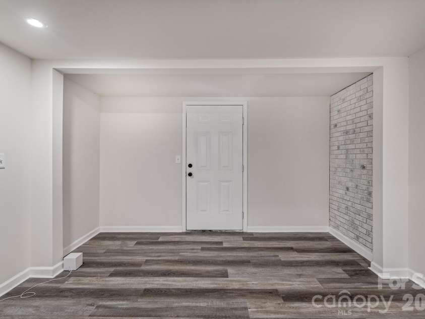 607 Carlos Street, Shelby, NC 28152.  MLS# CAR4381384, YatesRealty ID 24967. 