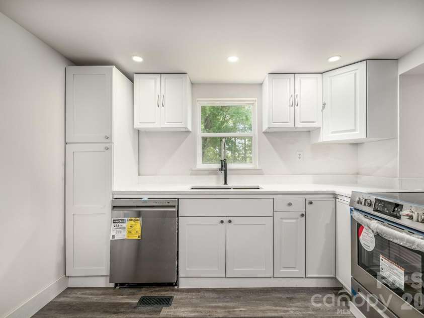 607 Carlos Street, Shelby, NC 28152.  MLS# CAR4381384, YatesRealty ID 24967. 