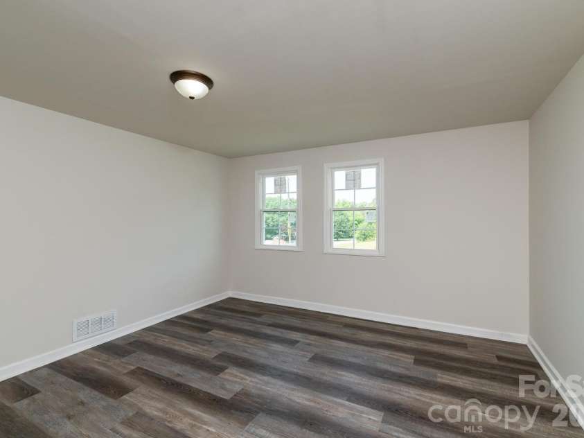 607 Carlos Street, Shelby, NC 28152.  MLS# CAR4381384, YatesRealty ID 24967. 