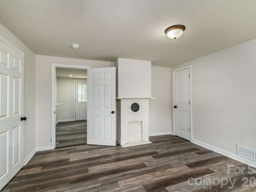 607 Carlos Street, Shelby, NC 28152.  MLS# CAR4381384, YatesRealty ID 24967. 