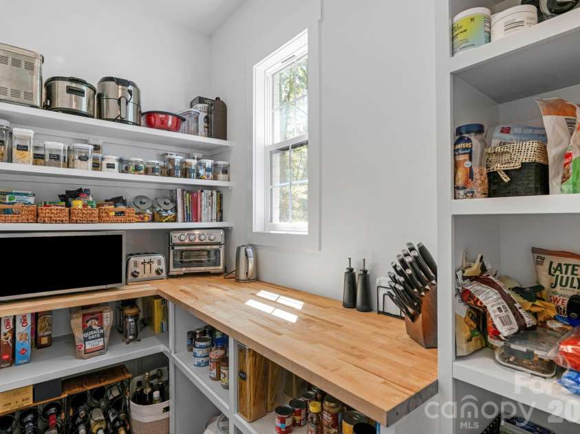 365 Stone Cliff Lane, Clover, SC 29710.  MLS# CAR4365360, YatesRealty ID 24968. Amazing pantry for storage and organization