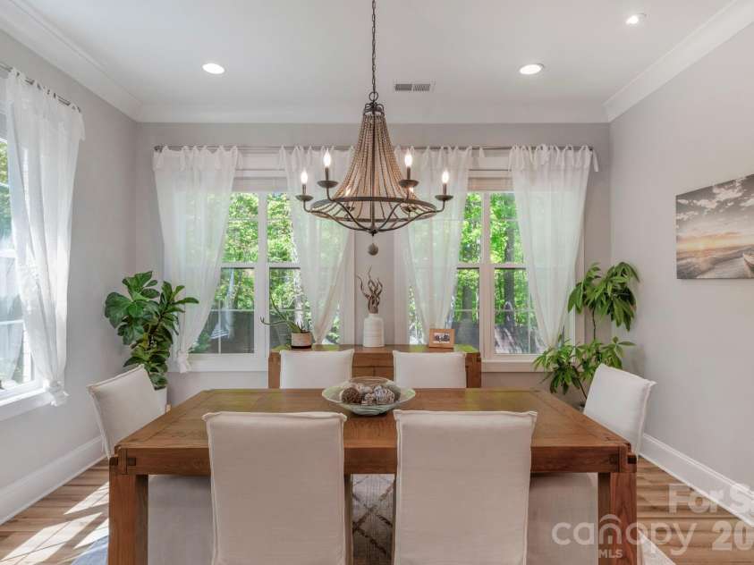 365 Stone Cliff Lane, Clover, SC 29710.  MLS# CAR4365360, YatesRealty ID 24968. Dining area