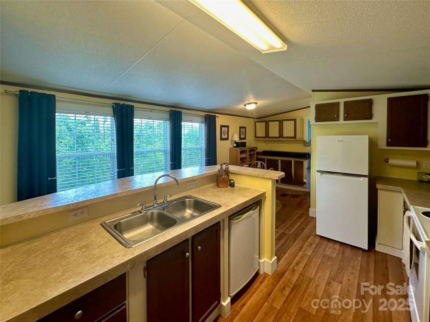 448 Hopson Heritage Lane, Burnsville, NC 28740.  MLS# CAR4275038, YatesRealty ID 24968. 