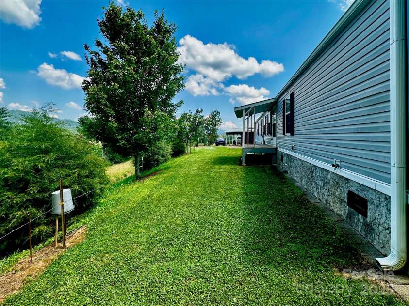 448 Hopson Heritage Lane, Burnsville, NC 28740.  MLS# CAR4275038, YatesRealty ID 24968. 