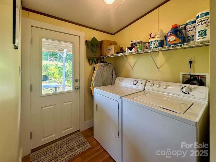 448 Hopson Heritage Lane, Burnsville, NC 28740.  MLS# CAR4275038, YatesRealty ID 24968. Laundry Room