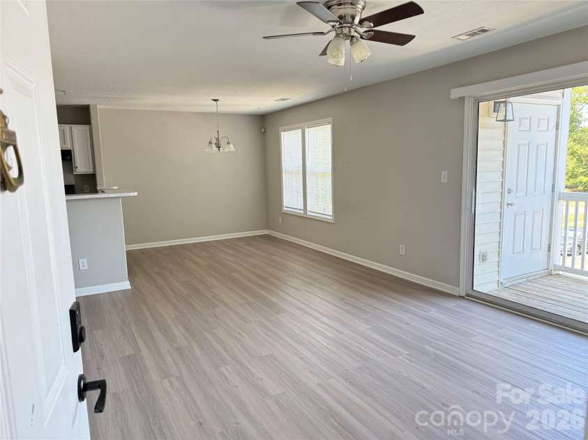 1063 Triece Lane, Charlotte, NC 28215.  MLS# CAR4382268, YatesRealty ID 24969. 