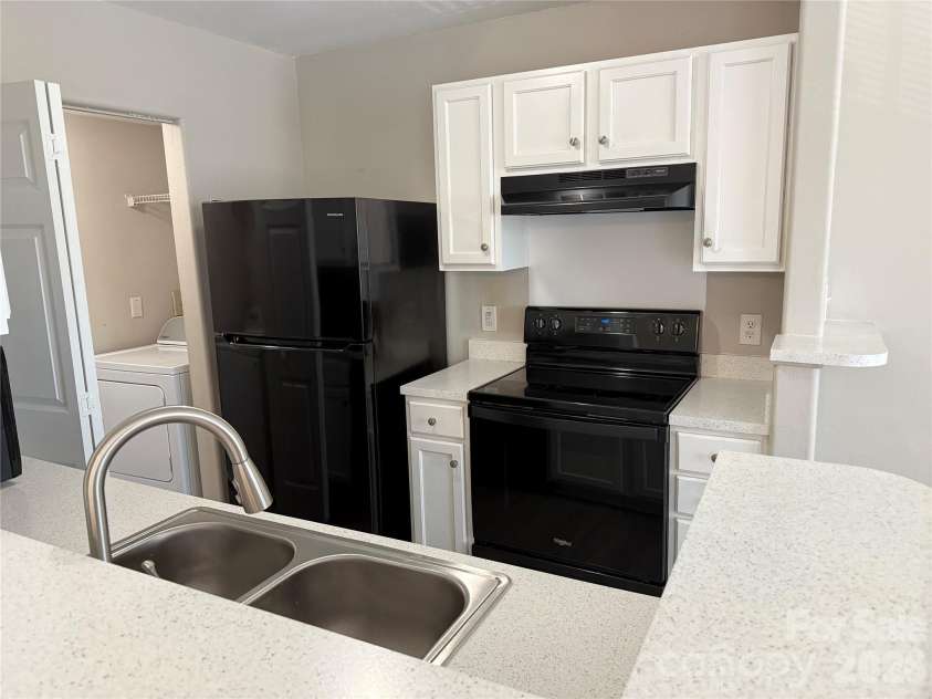 1063 Triece Lane, Charlotte, NC 28215.  MLS# CAR4382268, YatesRealty ID 24969. 