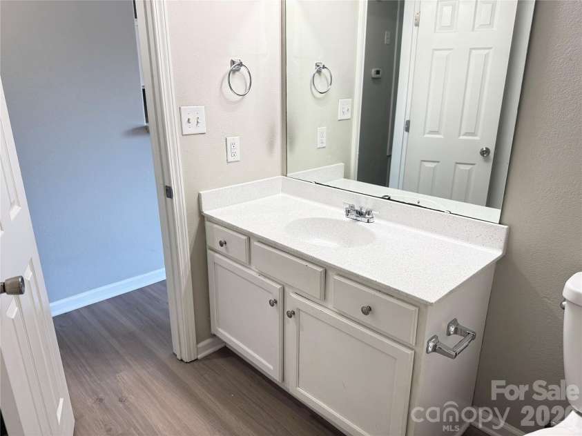 1063 Triece Lane, Charlotte, NC 28215.  MLS# CAR4382268, YatesRealty ID 24969. 