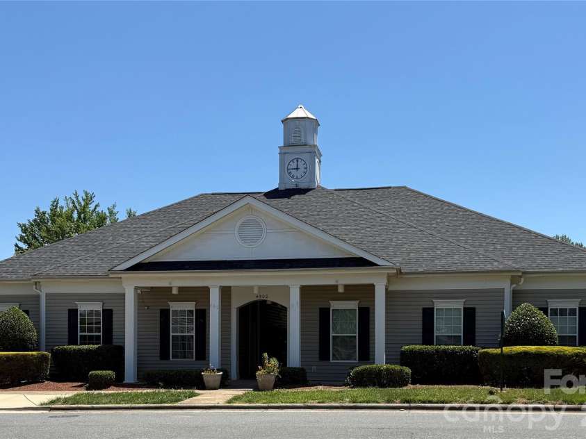 1063 Triece Lane, Charlotte, NC 28215.  MLS# CAR4382268, YatesRealty ID 24969. Community Clubhouse