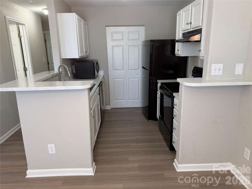 1063 Triece Lane, Charlotte, NC 28215.  MLS# CAR4382268, YatesRealty ID 24969. Kitchen 