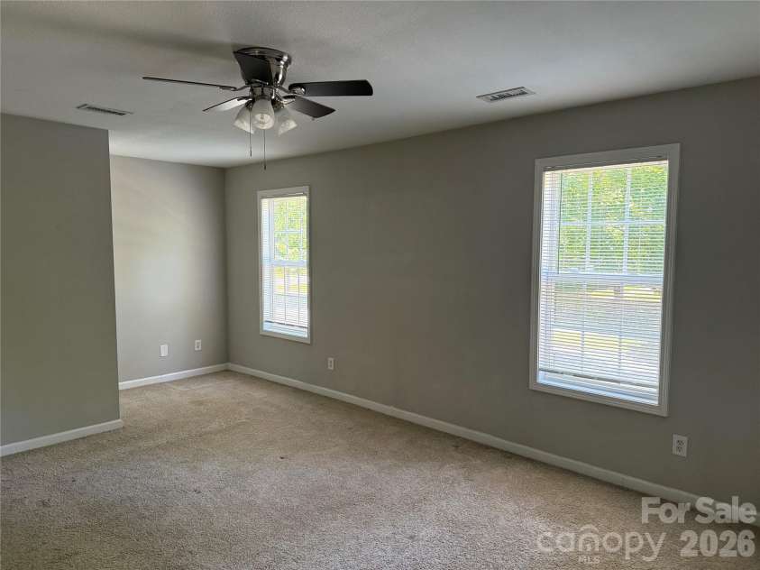 1063 Triece Lane, Charlotte, NC 28215.  MLS# CAR4382268, YatesRealty ID 24969. Primary Bedroom