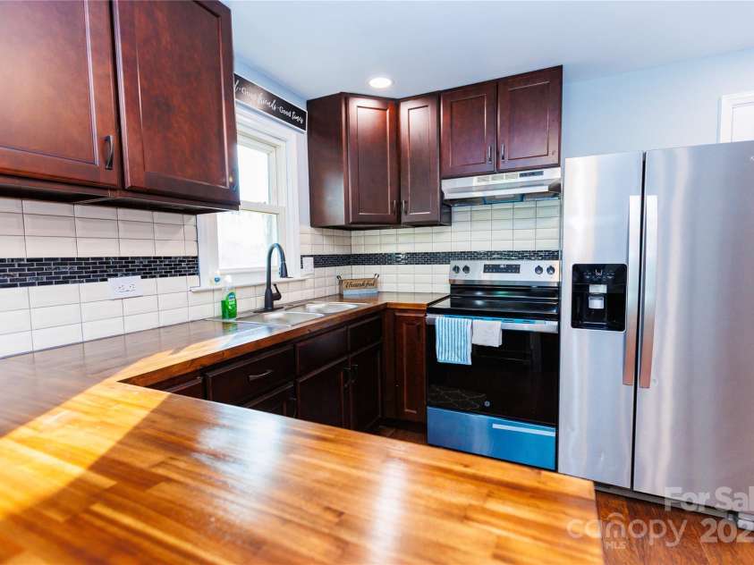 456 Settlemyre Road, Morganton, NC 28655.  MLS# CAR4237743, YatesRealty ID 2497. 