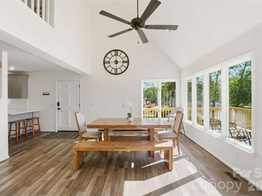 449 Island View Drive, Lexington, NC 27292.  MLS# CAR4368104, YatesRealty ID 24970. Dinning Room