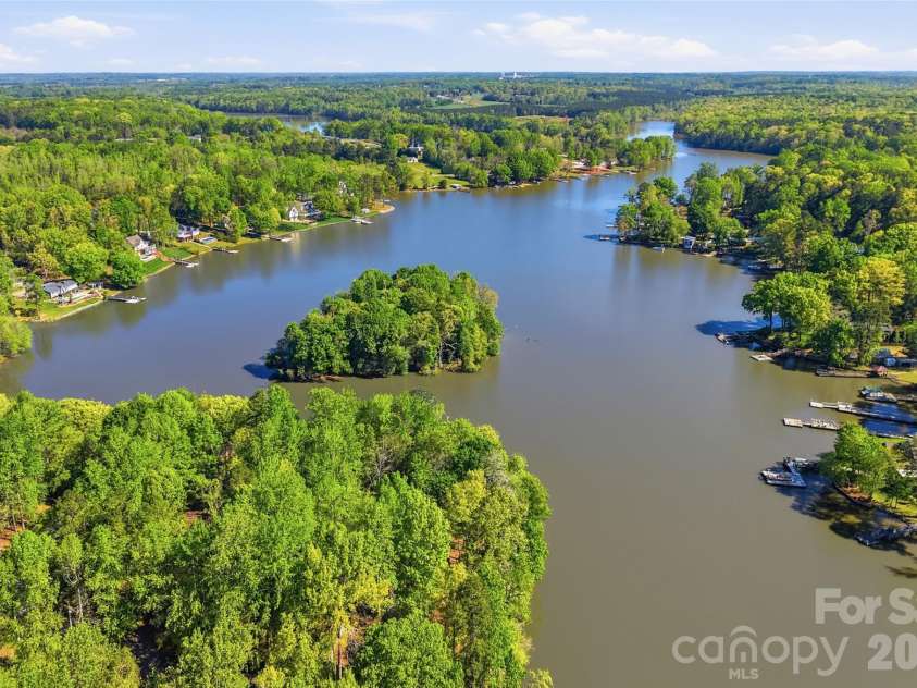 449 Island View Drive, Lexington, NC 27292.  MLS# CAR4368104, YatesRealty ID 24970. Island View Drive