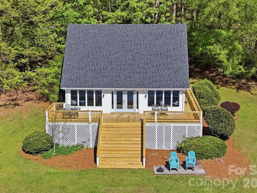 449 Island View Drive, Lexington, NC 27292.  MLS# CAR4368104, YatesRealty ID 24970. Lakehome