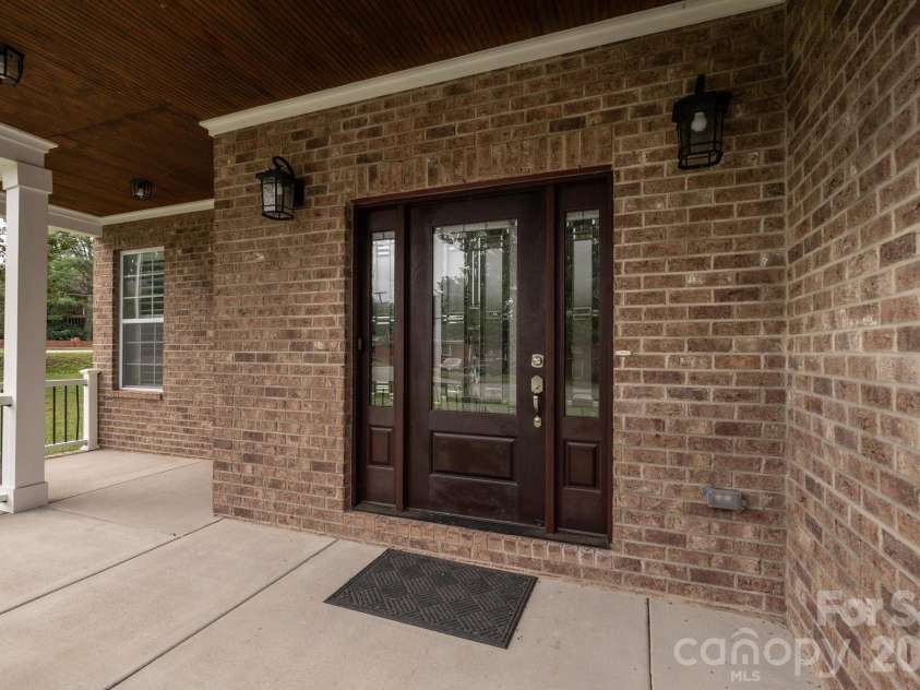 3075 Jamestown Drive, Gastonia, NC 28054.  MLS# CAR4384906, YatesRealty ID 24971. 